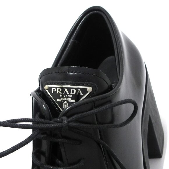 PRADA Triangle Logo Black Brushed Leather Women's Pumps 651-042725 - Picture 5 of 10